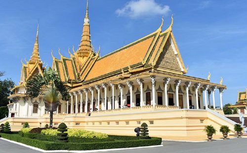Maybank clinches ‘Best International Bank in Cambodia 2021 Award’